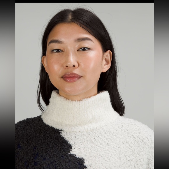 Lululemon Warm Knit Sweater (size 4) Color-block Ombré Textured Patchwork - Picture 6 of 8